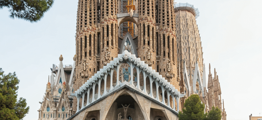 Gaudis Sagrada Familia Unique Catalan Modernism in Stone and Concrete